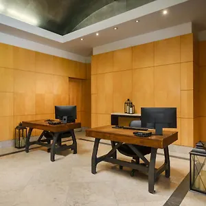 https://the-premier-hotel-new-york.us-newyorkcity.com